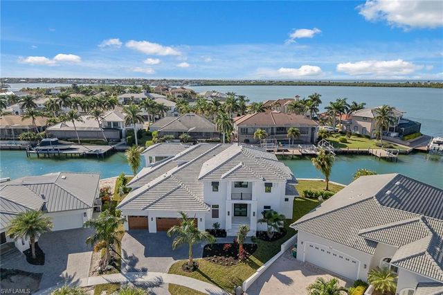 810 Elm CT, Marco Island, FL 34145