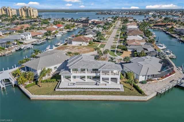 810 Elm CT, Marco Island, FL 34145