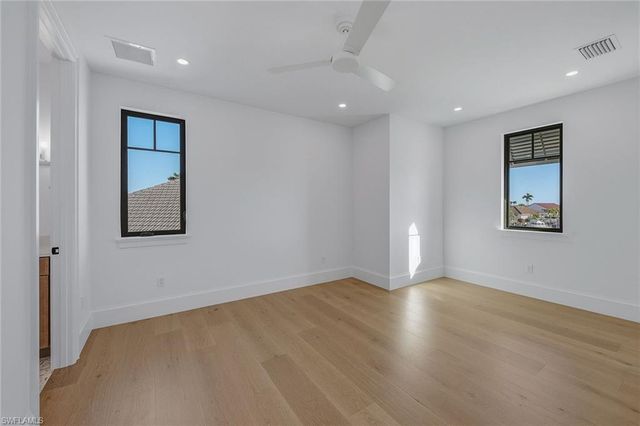 810 Elm CT, Marco Island, FL 34145