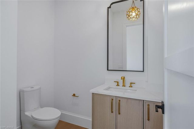 810 Elm CT, Marco Island, FL 34145