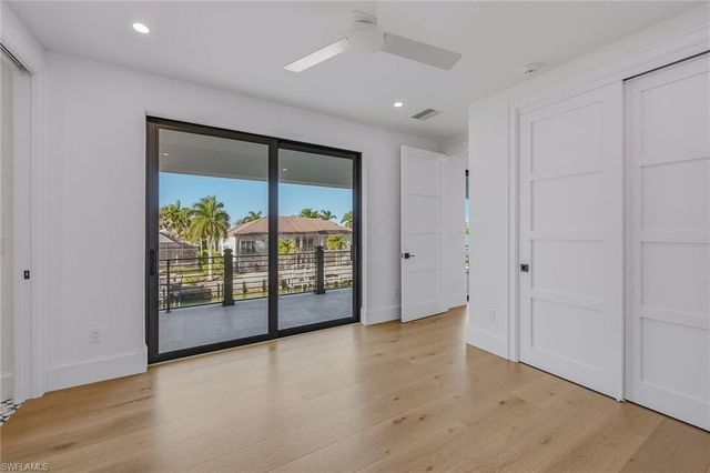 810 Elm CT, Marco Island, FL 34145