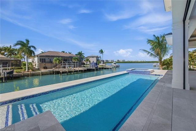 810 Elm CT, Marco Island, FL 34145