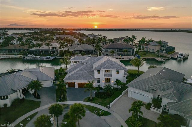 810 Elm CT, Marco Island, FL 34145