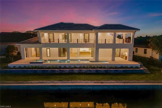 810 Elm CT, Marco Island, FL 34145