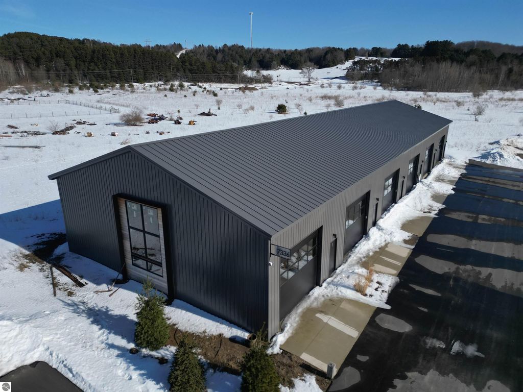 Image 20 of property listing at 7336 E Duck Lake Road # 4, Lake Leelanau, MI 49653