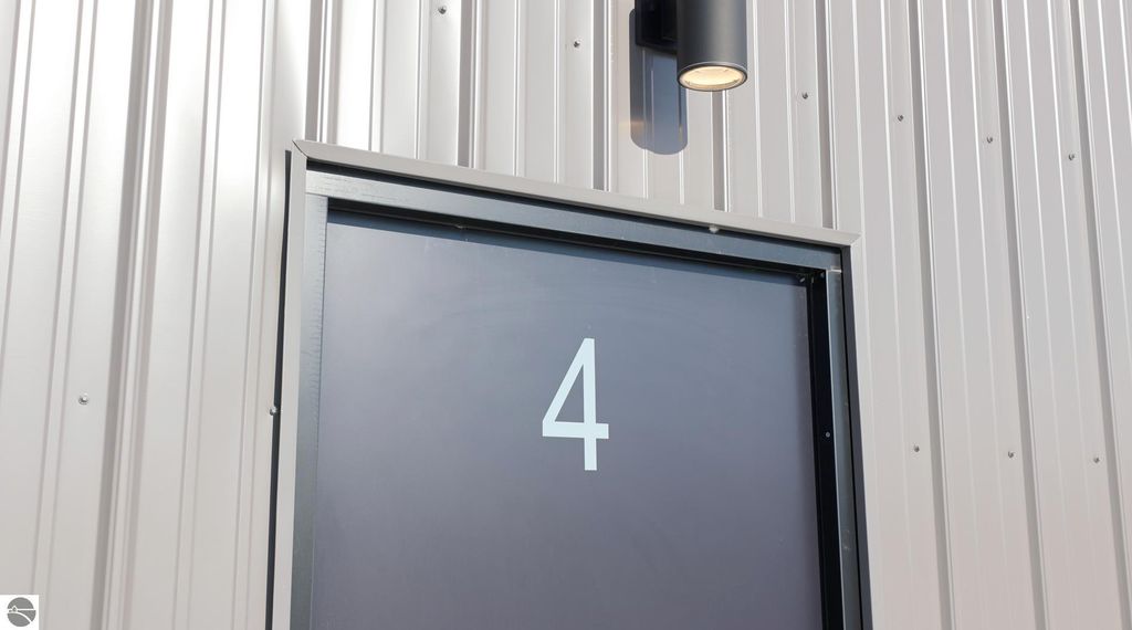 Image 5 of property listing at 7336 E Duck Lake Road # 4, Lake Leelanau, MI 49653