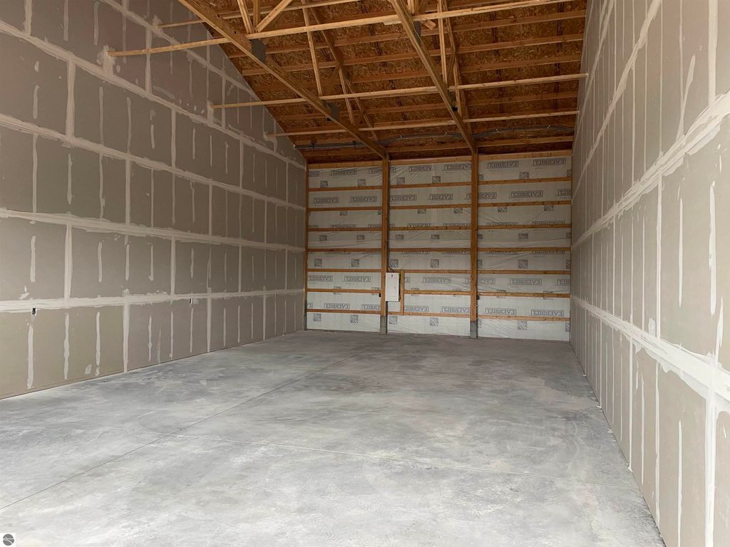 Image 7 of property listing at 7336 E Duck Lake Road # 4, Lake Leelanau, MI 49653