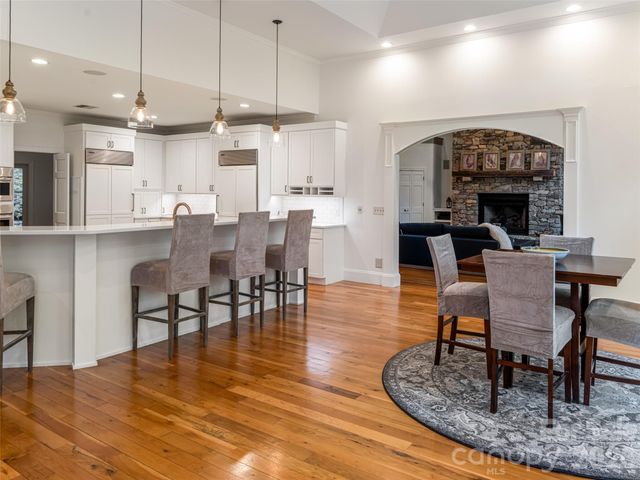 307 S Braeside Court, Asheville, NC 28803