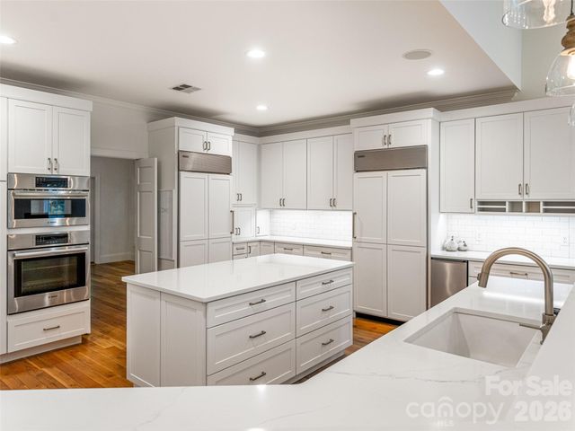 307 S Braeside Court, Asheville, NC 28803