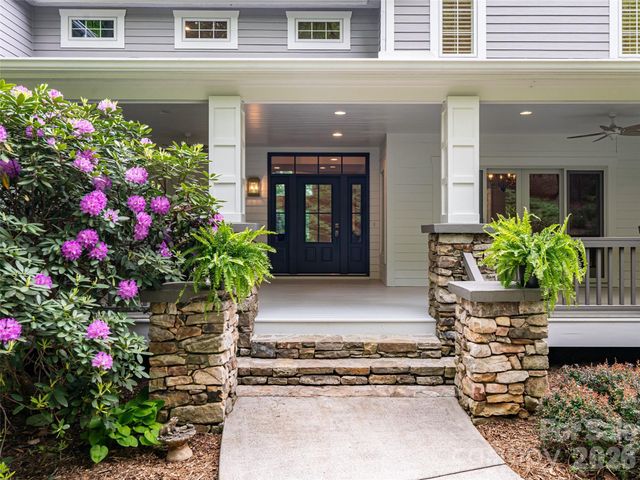 307 S Braeside Court, Asheville, NC 28803