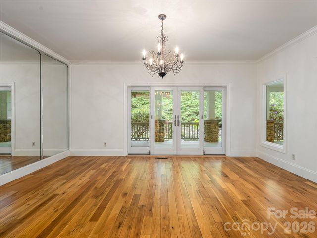 307 S Braeside Court, Asheville, NC 28803