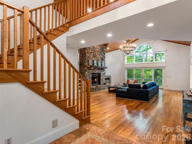 307 S Braeside Court, Asheville, NC 28803