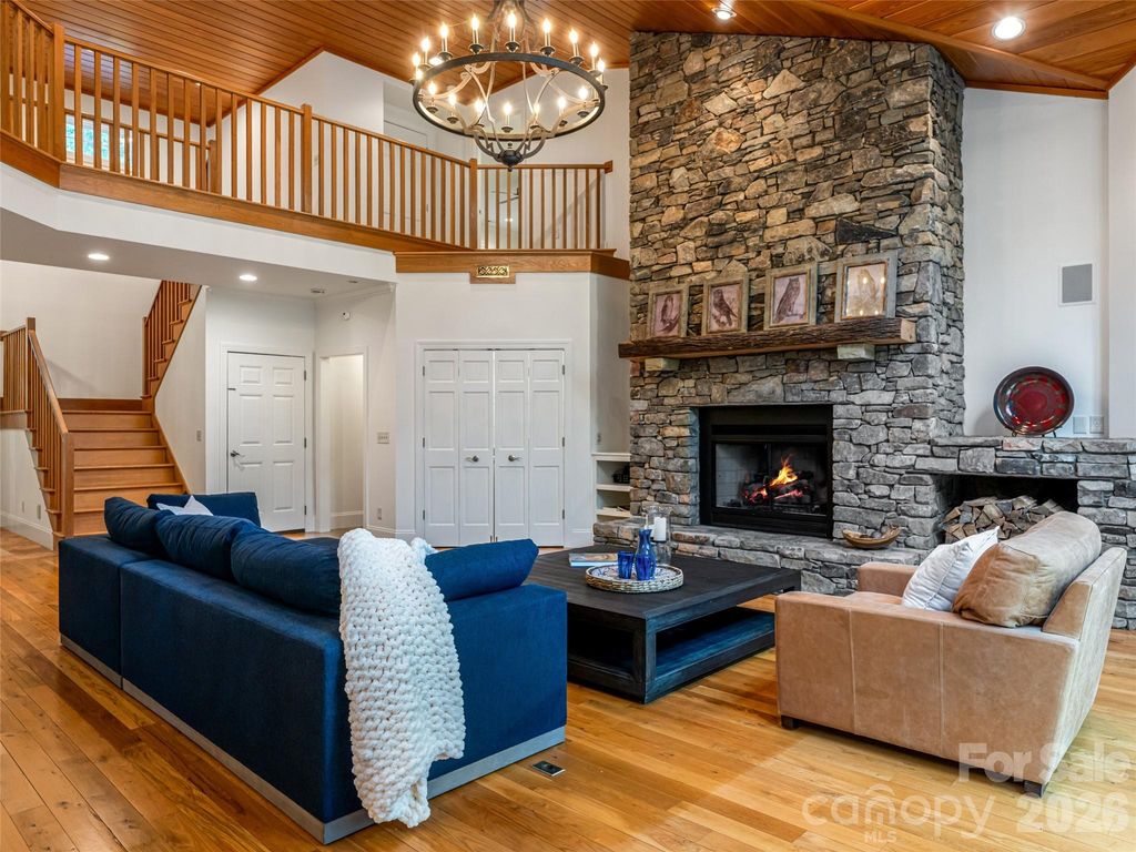 307 S Braeside Court, Asheville, NC 28803