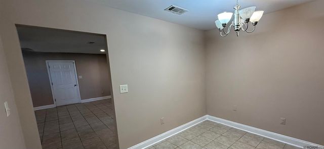 6350 Pauline Dr, New Orleans, LA 70126