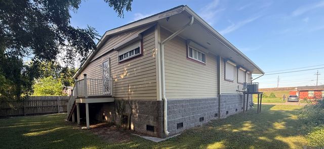 6350 Pauline Dr, New Orleans, LA 70126