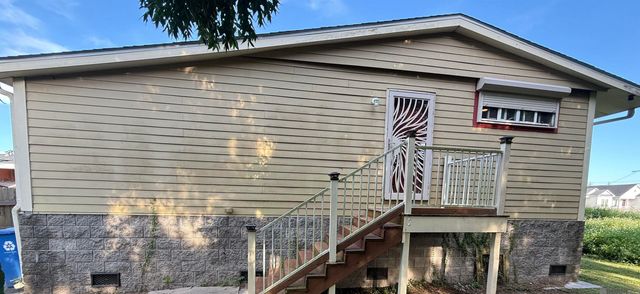 6350 Pauline Dr, New Orleans, LA 70126
