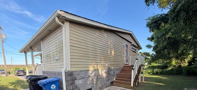 6350 Pauline Dr, New Orleans, LA 70126