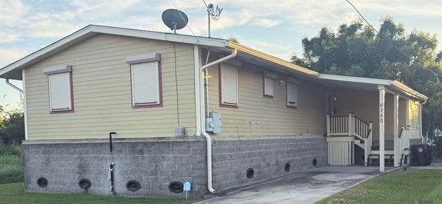 6350 Pauline Dr, New Orleans, LA 70126