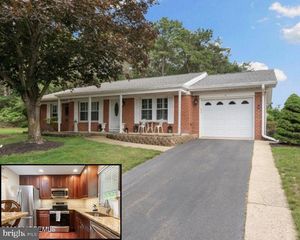 2 DEACON CT, Whiting, NJ 08759