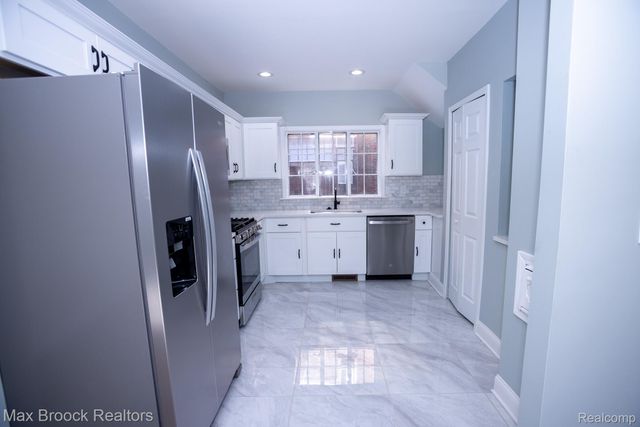 17337 Roselawn Street, Detroit, MI 48221