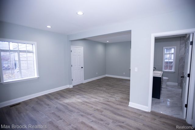 17337 Roselawn Street, Detroit, MI 48221