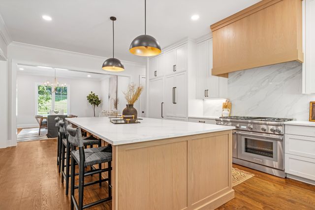 2005 Otter Valley Ln, Nashville, TN 37215