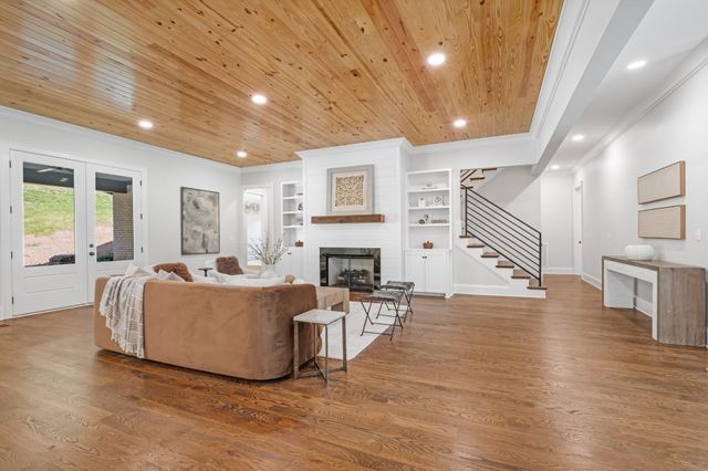 2005 Otter Valley Ln, Nashville, TN 37215