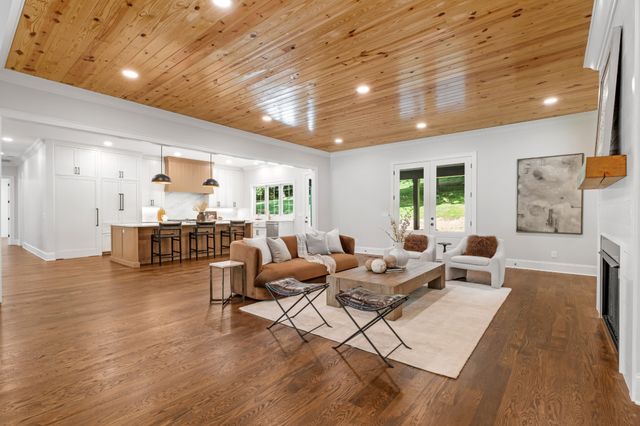 2005 Otter Valley Ln, Nashville, TN 37215