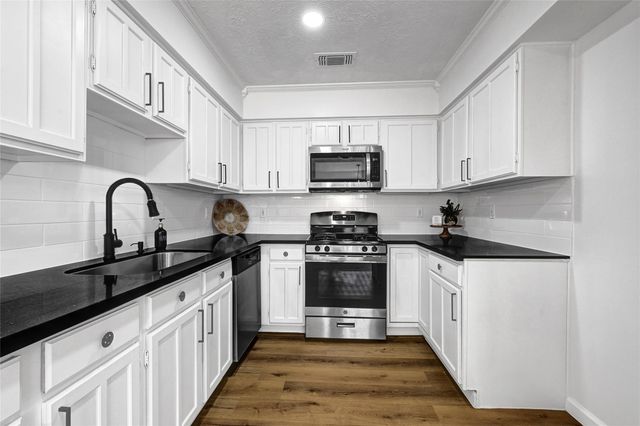 7223 Echo Pines Drive, Humble, TX 77346