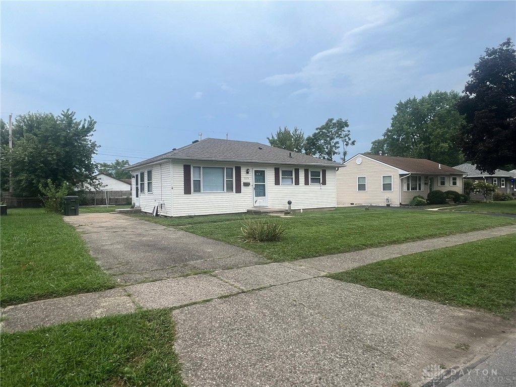 5374 Rawlings Drive, Dayton, OH 45432