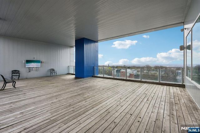 1 Executive 605, Fort Lee, NJ 07024