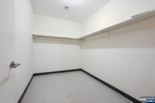 1 Executive 605, Fort Lee, NJ 07024