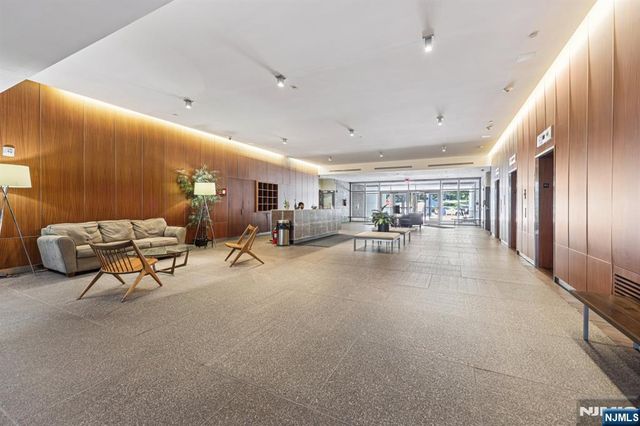 1 Executive 605, Fort Lee, NJ 07024