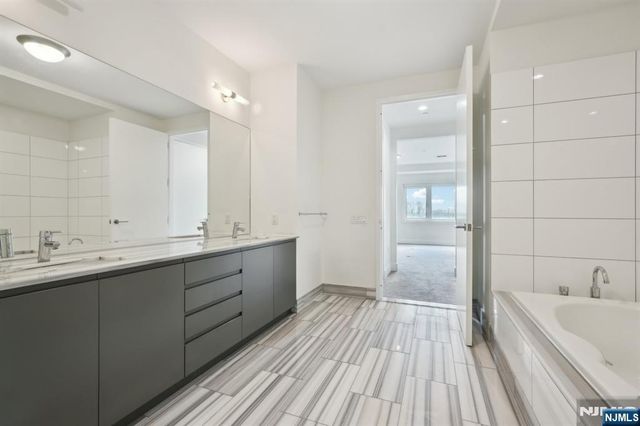 1 Executive 605, Fort Lee, NJ 07024