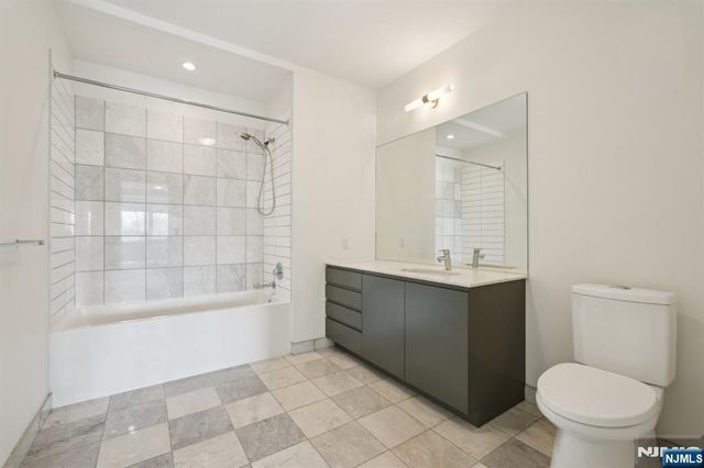 1 Executive 605, Fort Lee, NJ 07024