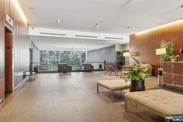 1 Executive 605, Fort Lee, NJ 07024