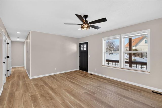 2015 Karlton Way, Excelsior Springs, MO 64024