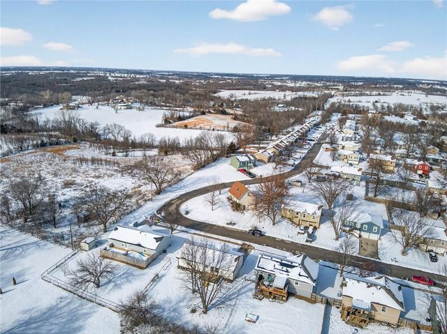 2015 Karlton Way, Excelsior Springs, MO 64024