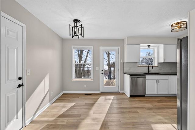 2015 Karlton Way, Excelsior Springs, MO 64024