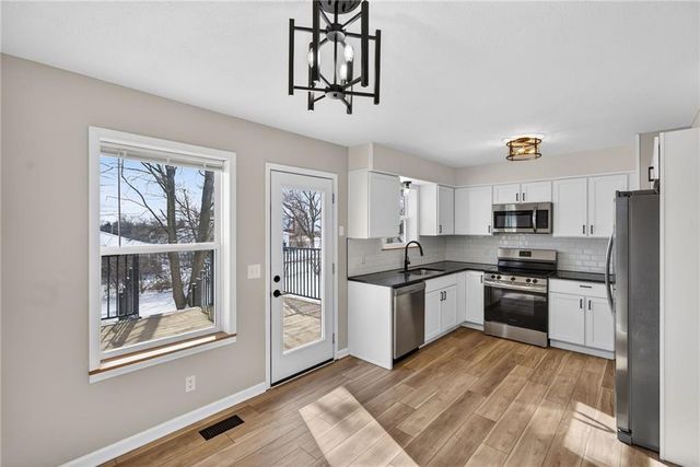 2015 Karlton Way, Excelsior Springs, MO 64024