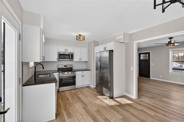 2015 Karlton Way, Excelsior Springs, MO 64024