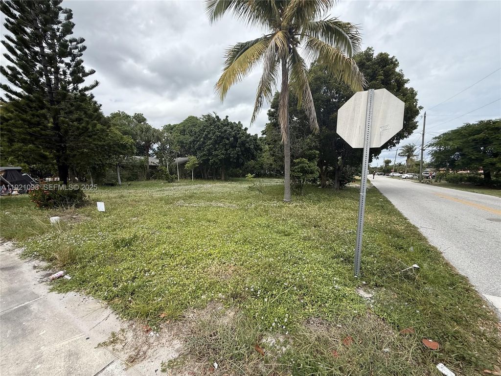201 NW 11th St, Pompano Beach, FL 33060