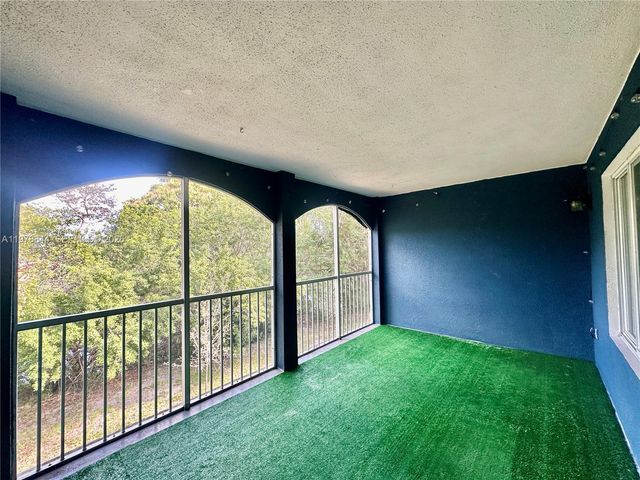 815 W Boynton Beach Blvd 11-202, Boynton Beach, FL 33426