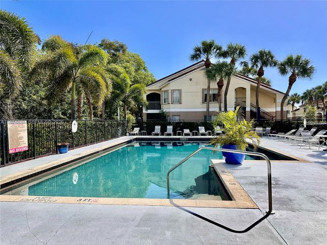 815 W Boynton Beach Blvd 11-202, Boynton Beach, FL 33426