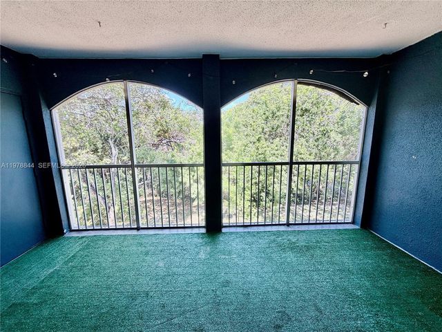 815 W Boynton Beach Blvd 11-202, Boynton Beach, FL 33426