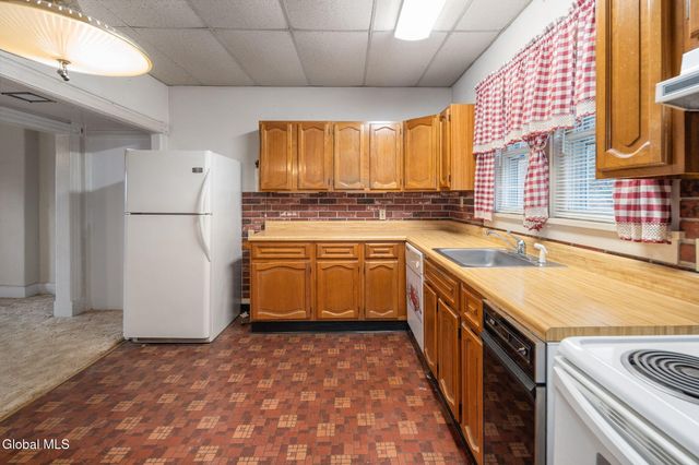 1 Langley Drive, East Greenbush, NY 12144