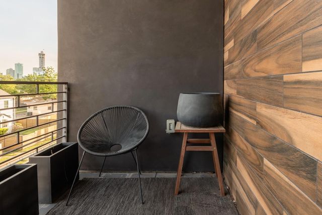 1322 E 12th ST 305, Austin, TX 78702