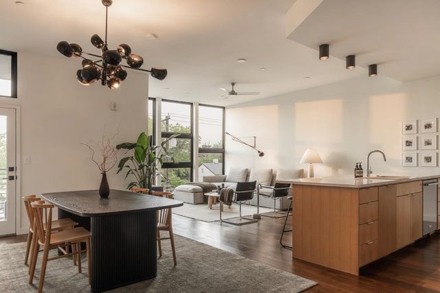 1322 E 12th ST 305, Austin, TX 78702