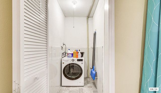 2824 S Bartell Drive 27, Houston, TX 77054