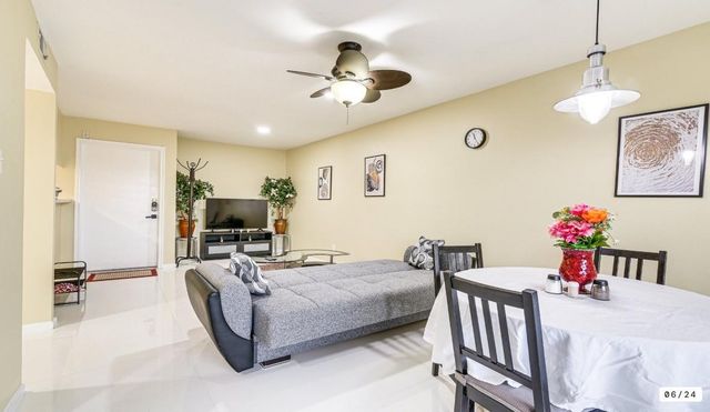 2824 S Bartell Drive 27, Houston, TX 77054
